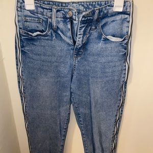 High-Rise Ankle Medium Washed Jeans